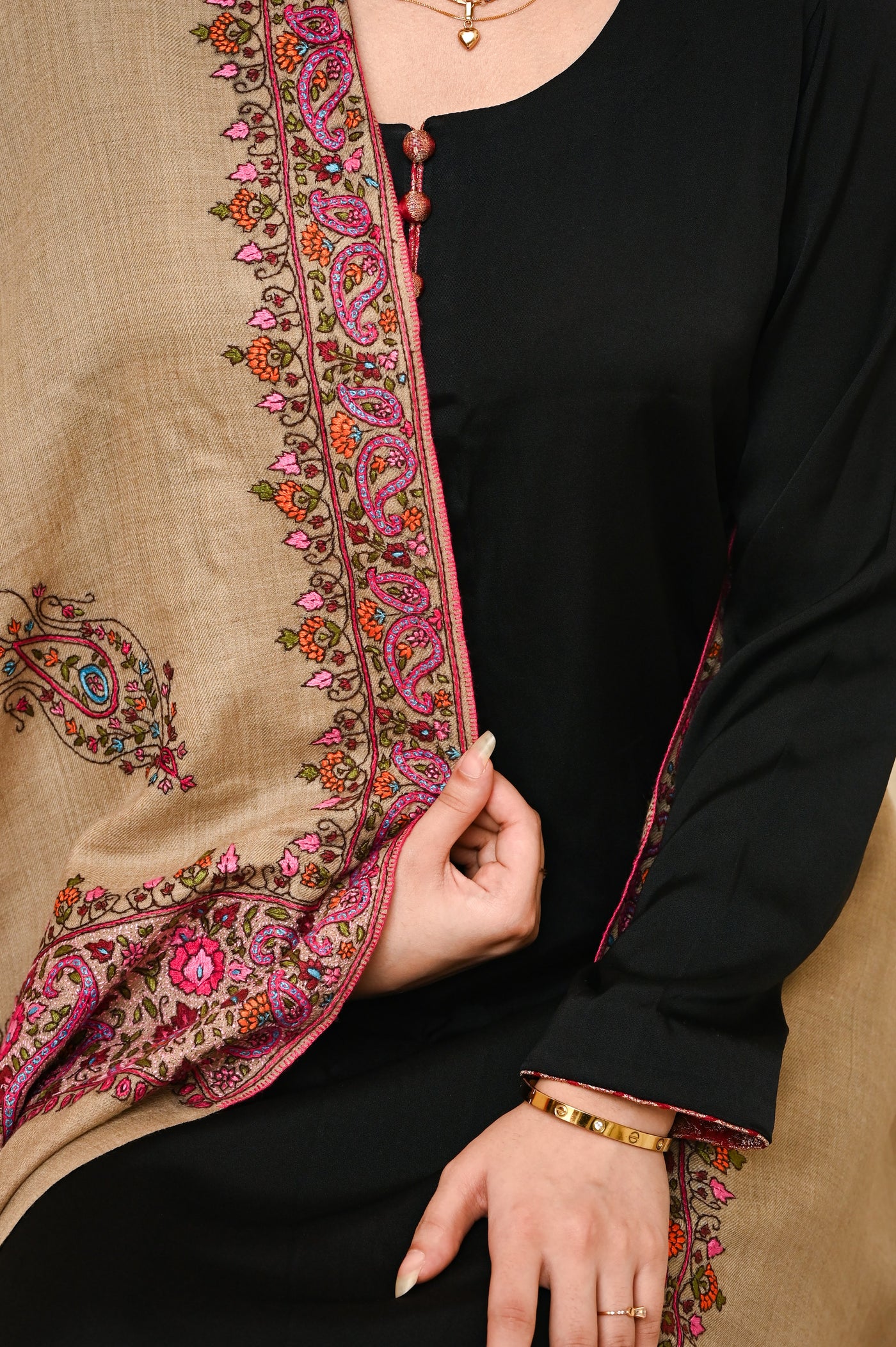 Pure Chashme Bulbul Shawl with Kashmiri Broad Border