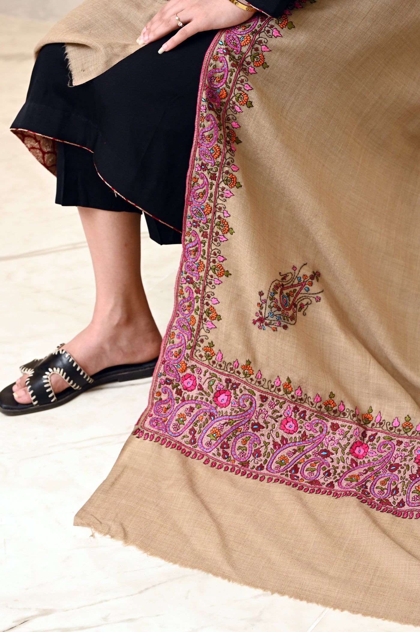 Pure Chashme Bulbul Shawl with Kashmiri Broad Border