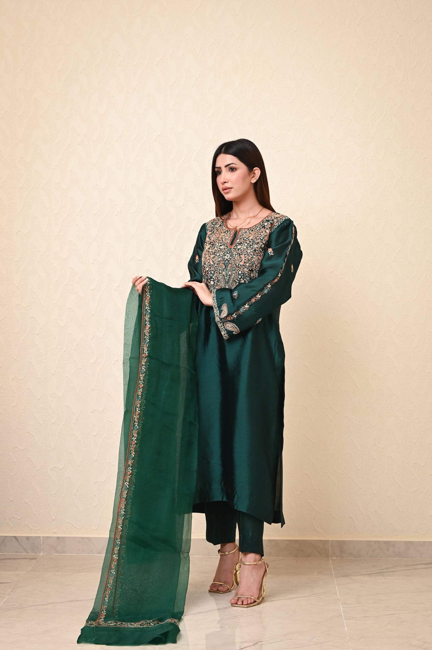 Beautiful Heavy Kashmiri Work 3-Piece Set in Shesha Silk with Pure Organza Dupatta