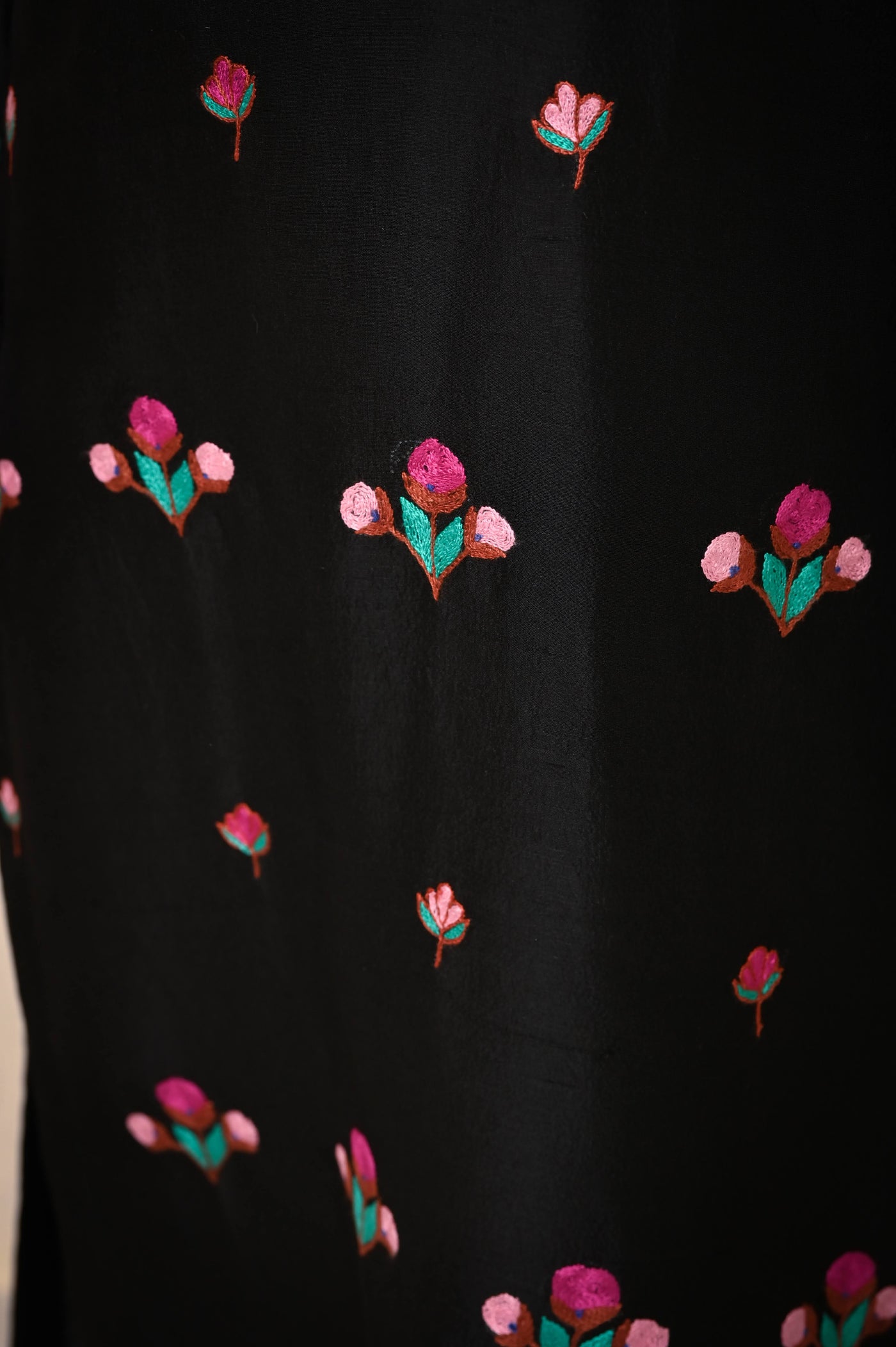 Black 3-Piece Kashmiri Aari Work Silk Ensemble with Organza Dupatta